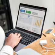 Nova atualização do Google Ads gera imagens de pessoas com IA