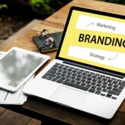 Como é feita a construção de branding: passo a passo das etapas para criar marcas memoráveis