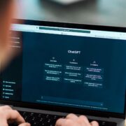 Tráfego via inteligência artificial deve ultrapassar buscas tradicionais até 2028, aponta estudo da Semrush